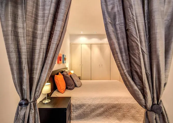 Lovely Close Vatican Daire *